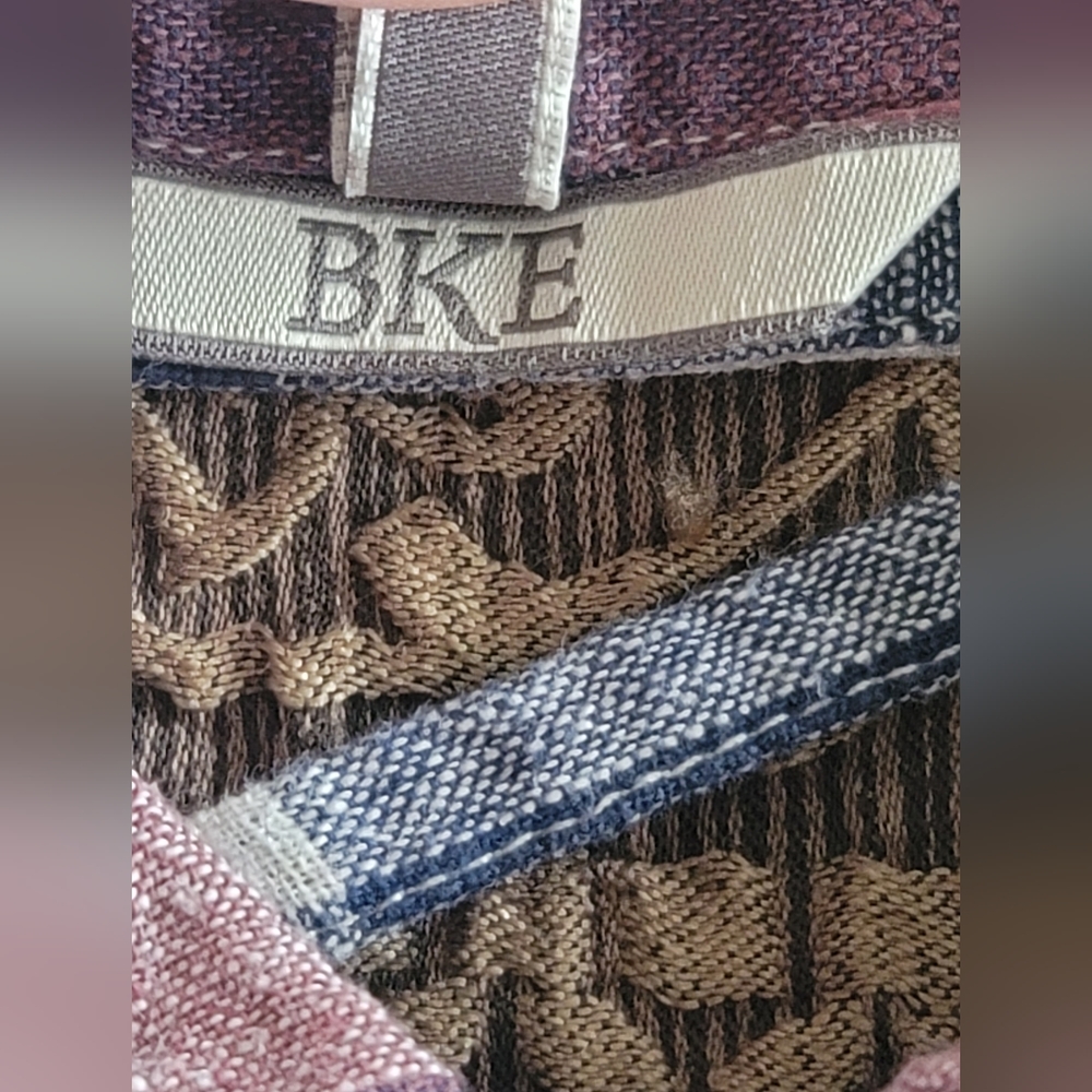 BKE Plaid Cold Shoulder Linen Blend Top - Size XS - Picture 5 of 6